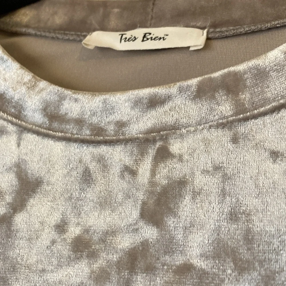 Ladies Velvet Top - Picture 3 of 3